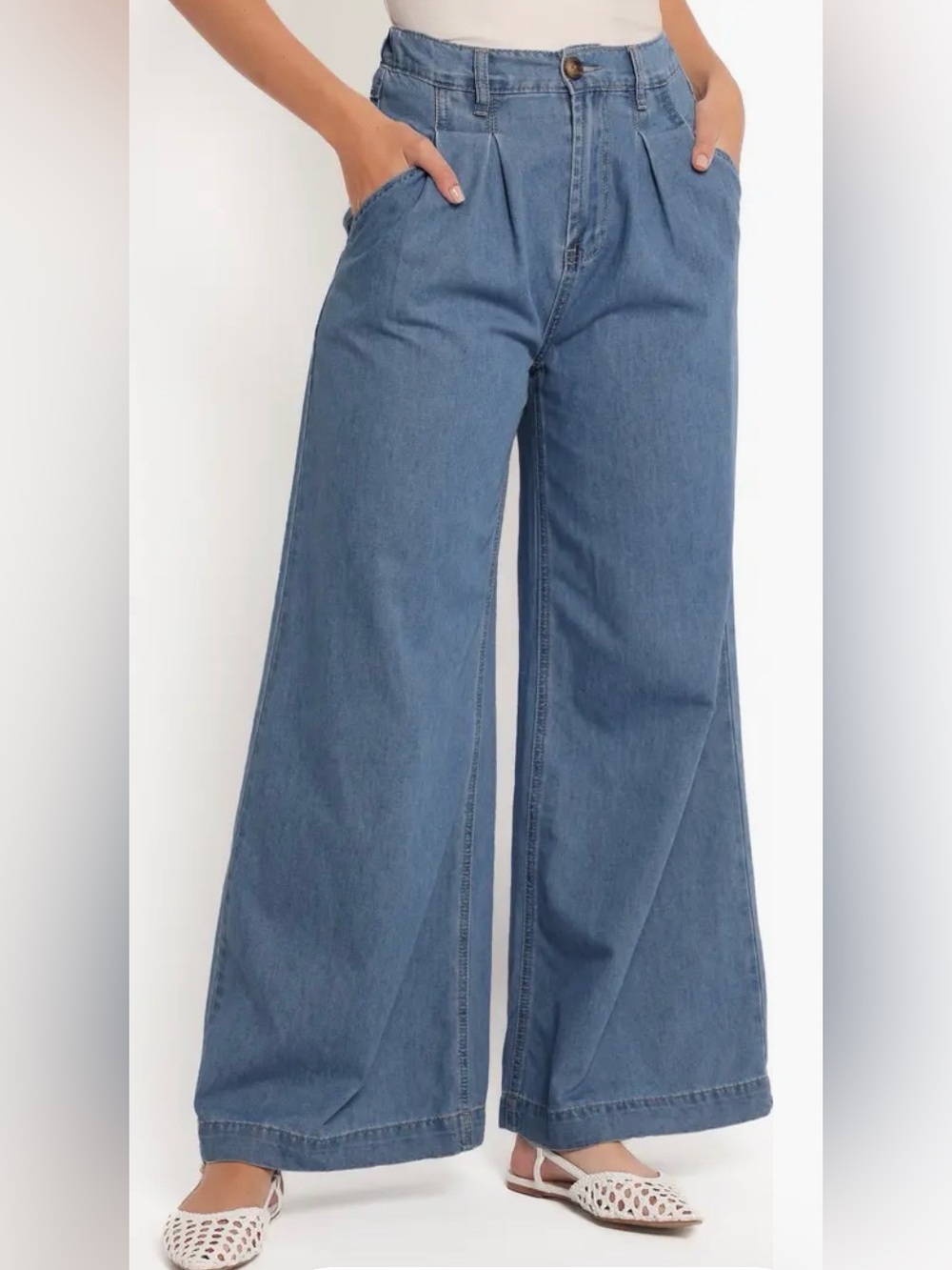 Petal and Pup Rosalee Pleated Chambray Wide Leg Pants | Color: Medium Denim | S